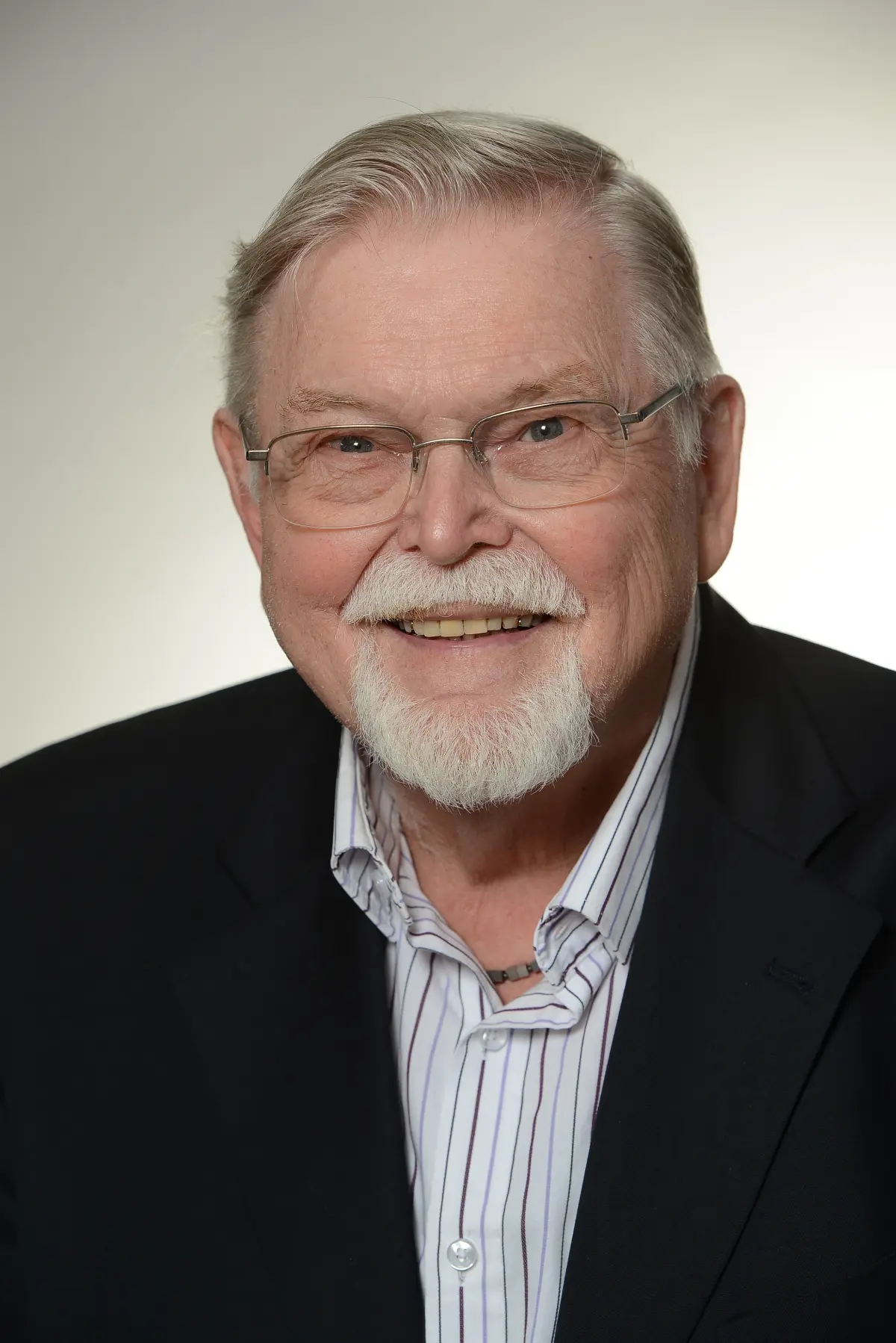 Dr. Helmut Fritsche
