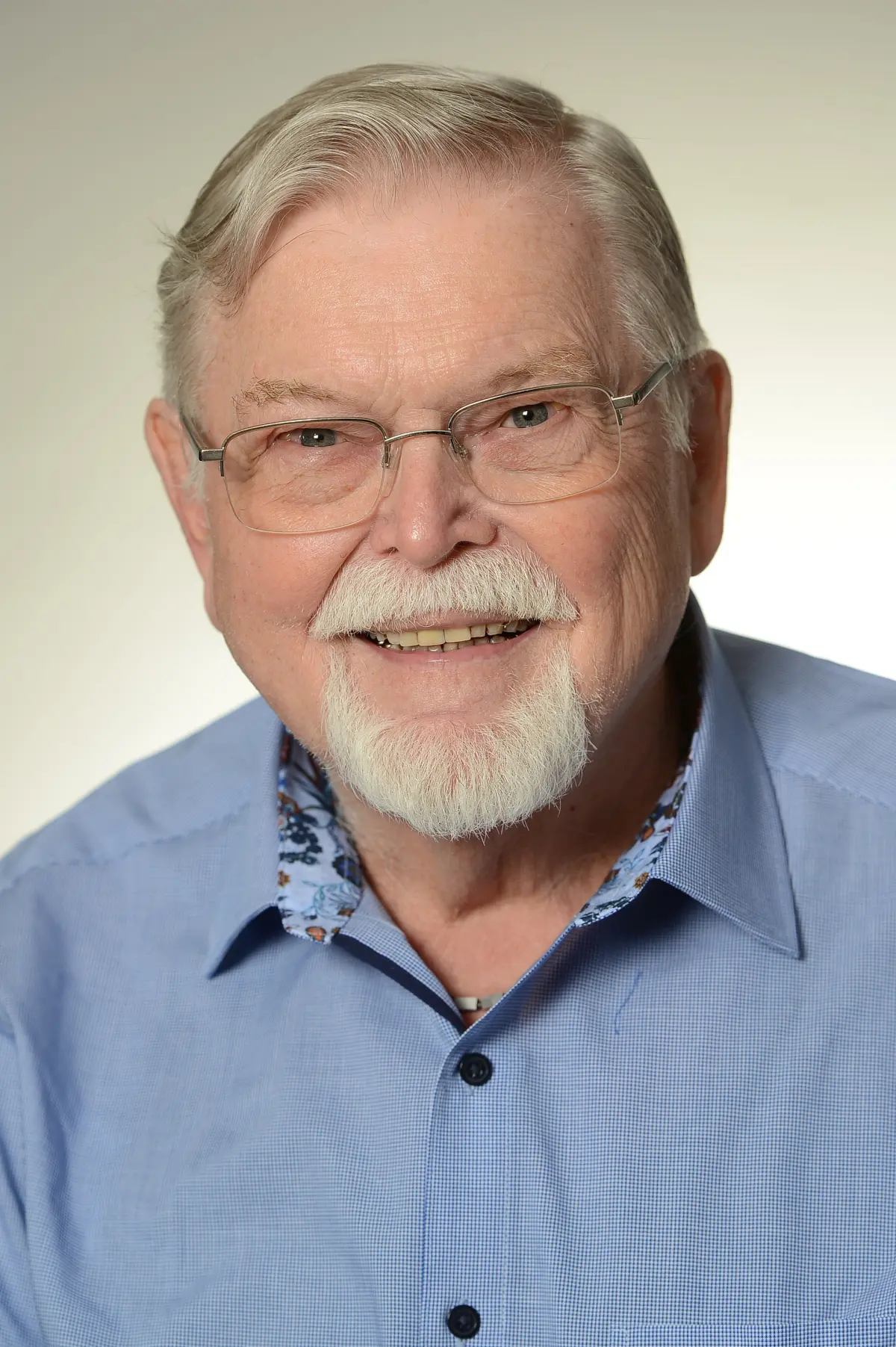 Dr. Helmut Fritsche